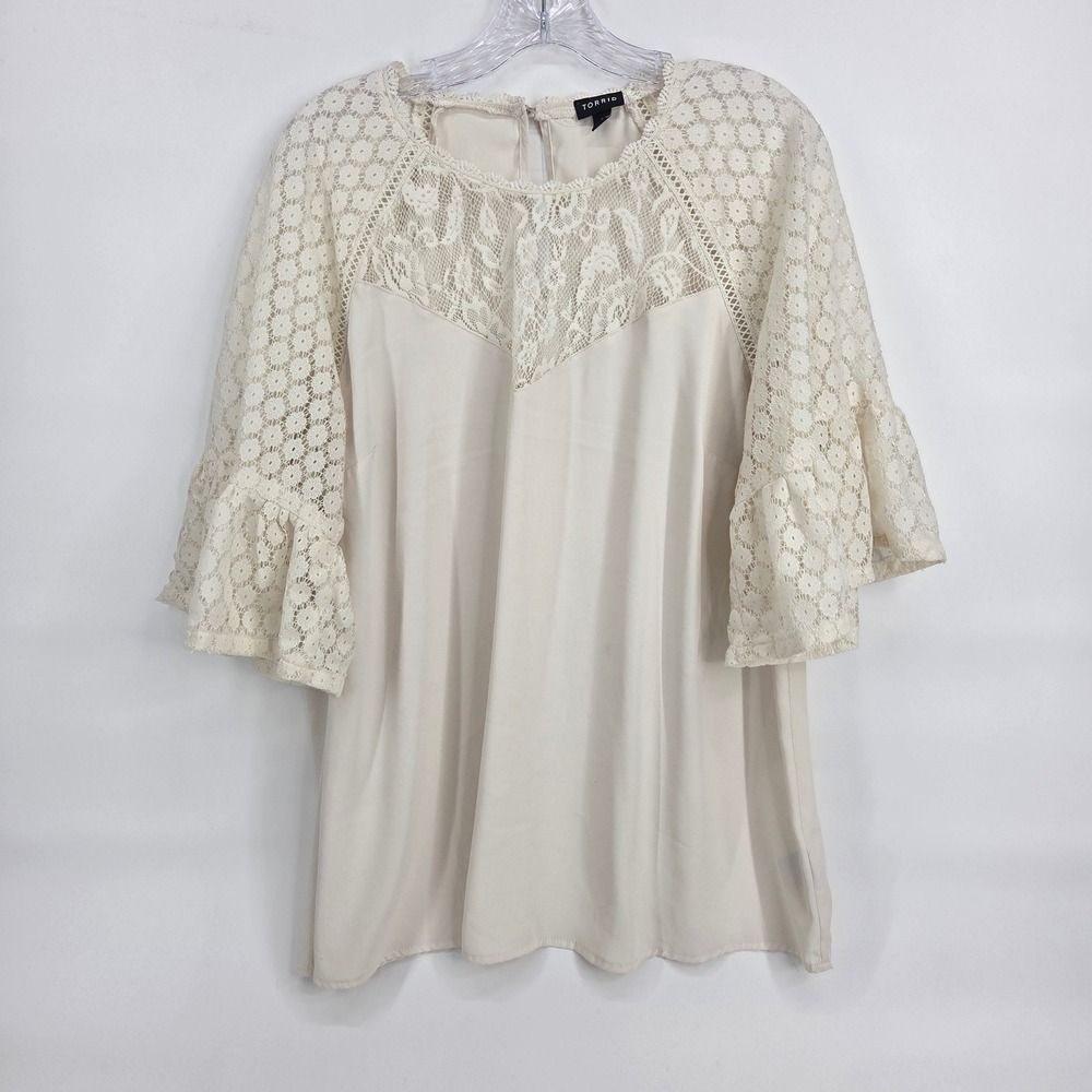 Torrid Blouse 1 Cream Lace Yoke Bell Sleeve Boho Romantic Cottagecore Top